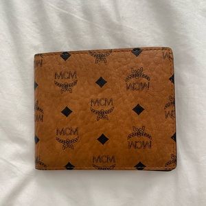 ($270 MSRP) MCM Mens Luxury Bifold Monogram Wallet in Visetos Original Cognac